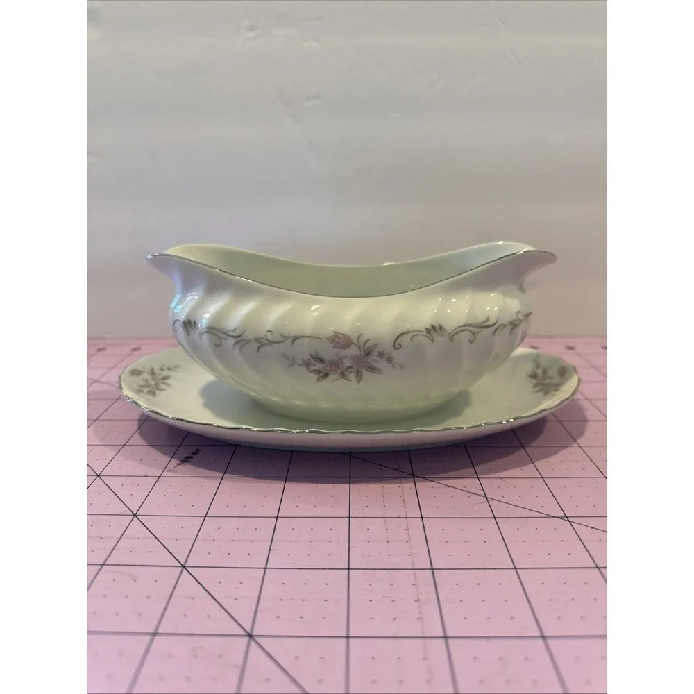 Gold Standard GST1 Gravy Boat 9